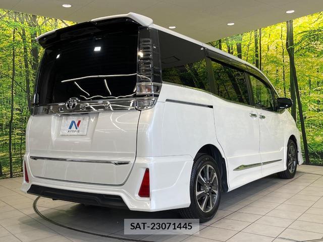 Toyota VOXY 2018-06 8007873-16