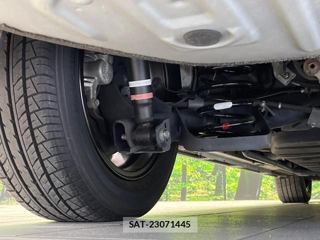 Toyota VOXY 2018-06 8007873-19