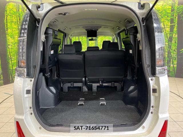 Toyota VOXY 2015-11 8007877-10