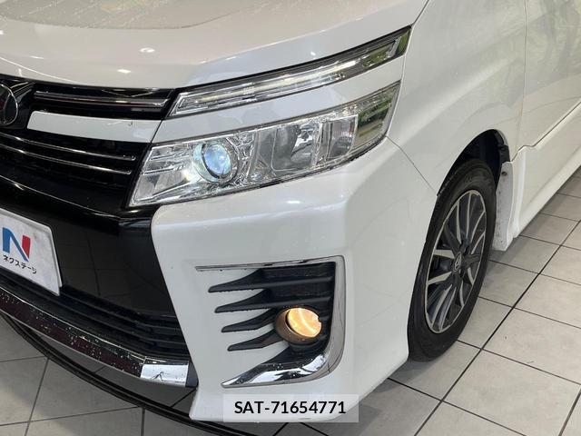 Toyota VOXY 2015-11 8007877-12