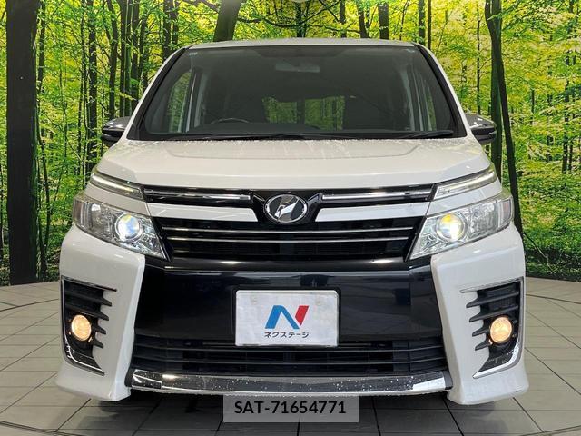 Toyota VOXY 2015-11 8007877-14
