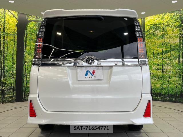 Toyota VOXY 2015-11 8007877-15