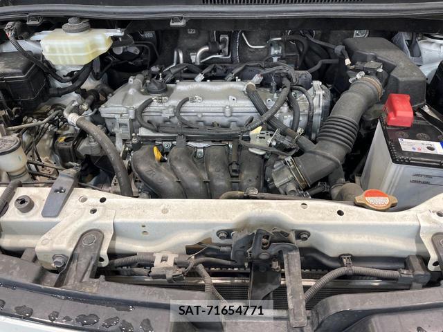Toyota VOXY 2015-11 8007877-17