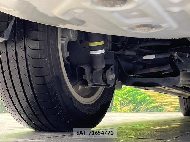 Toyota VOXY 2015-11 8007877-19