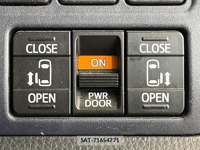 Toyota VOXY 2015-11 8007877-5
