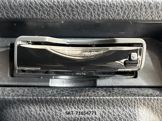 Toyota VOXY 2015-11 8007877-6
