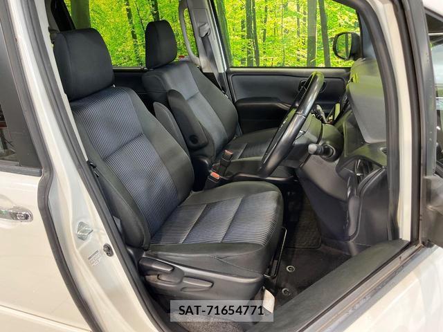 Toyota VOXY 2015-11 8007877-7