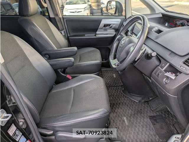Toyota VOXY 2013-04 8007957-10