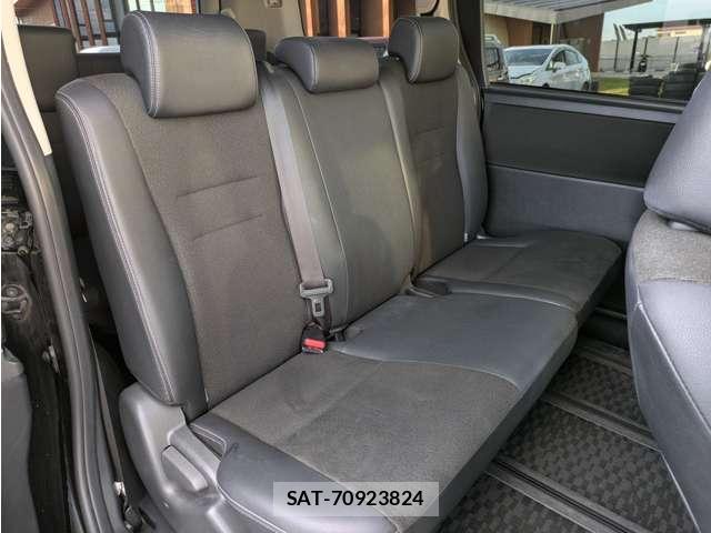 Toyota VOXY 2013-04 8007957-12