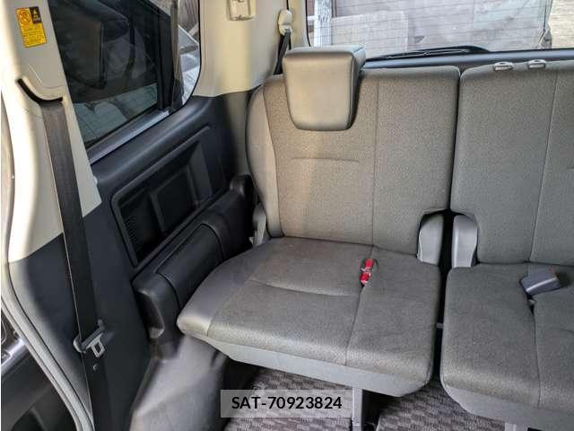 Toyota VOXY 2013-04 8007957-15