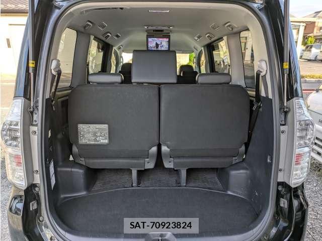 Toyota VOXY 2013-04 8007957-17