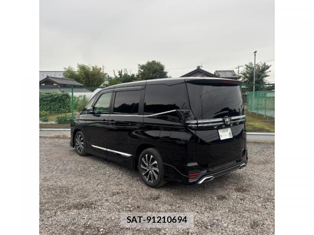 Toyota VOXY 2025-12 8008181-1