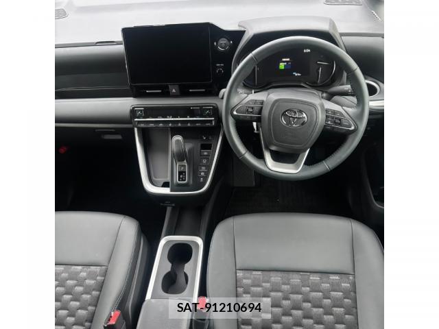 Toyota VOXY 2025-12 8008181-2