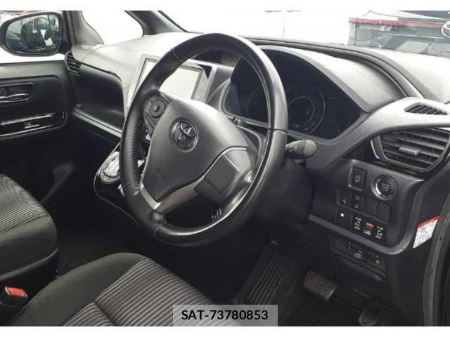 Toyota VOXY 2019 8008193-2