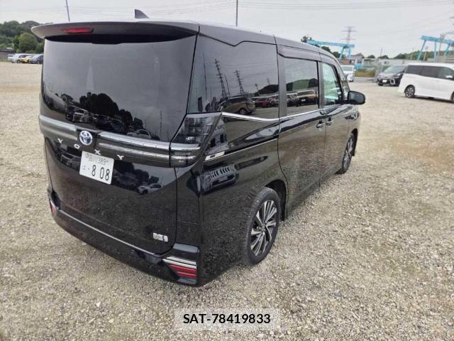 Toyota VOXY 2023-12 8008223-3