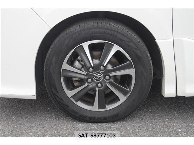 Toyota VOXY 2017-07 8008594-17