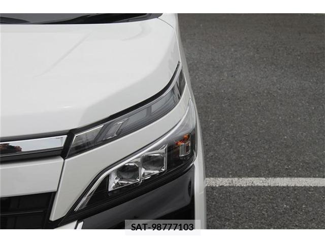 Toyota VOXY 2017-07 8008594-18