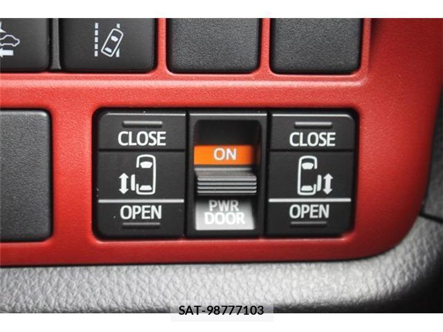 Toyota VOXY 2017-07 8008594-4
