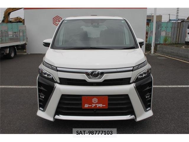Toyota VOXY 2017-07 8008594-7
