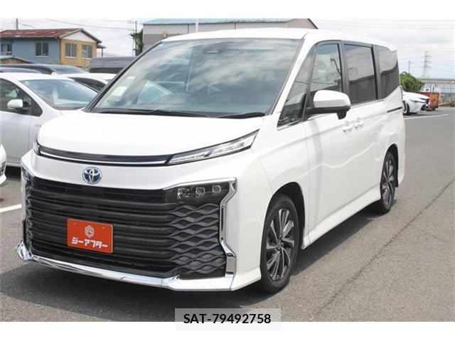 Toyota VOXY 2025-10 8008633-11