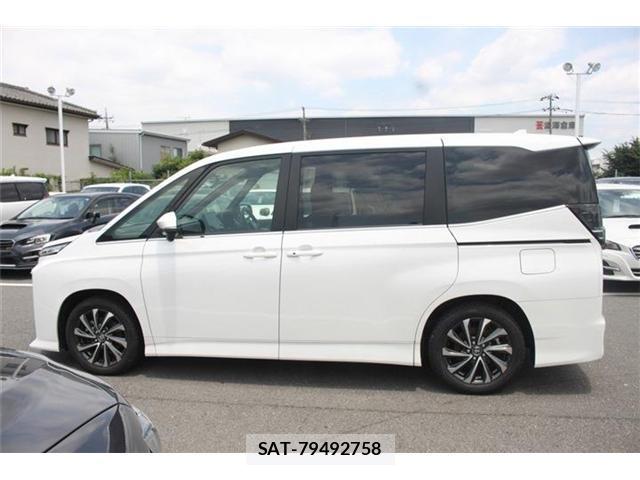 Toyota VOXY 2025-10 8008633-12