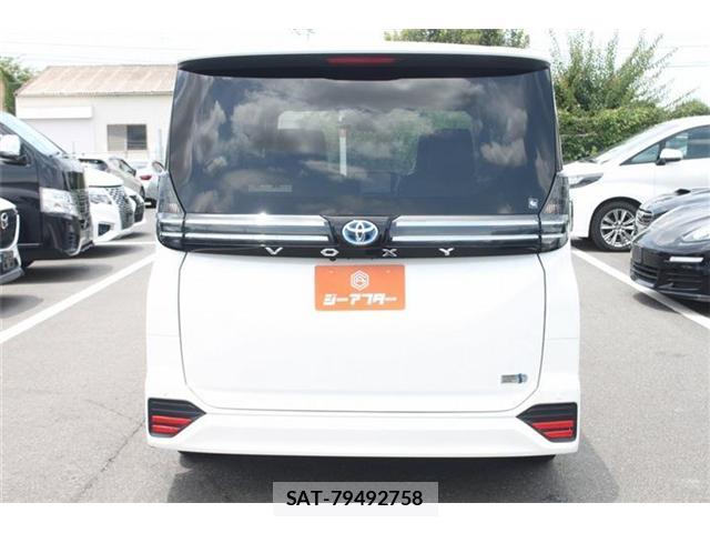 Toyota VOXY 2025-10 8008633-16