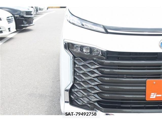 Toyota VOXY 2025-10 8008633-6