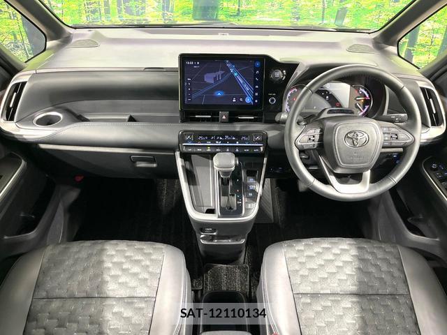 Toyota VOXY 2024-05 8008654-1