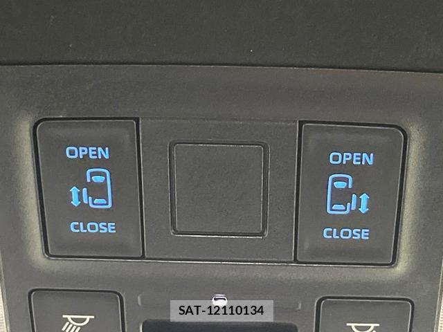 Toyota VOXY 2024-05 8008654-4