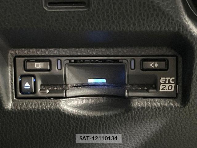 Toyota VOXY 2024-05 8008654-5