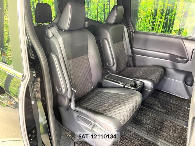 Toyota VOXY 2024-05 8008654-9