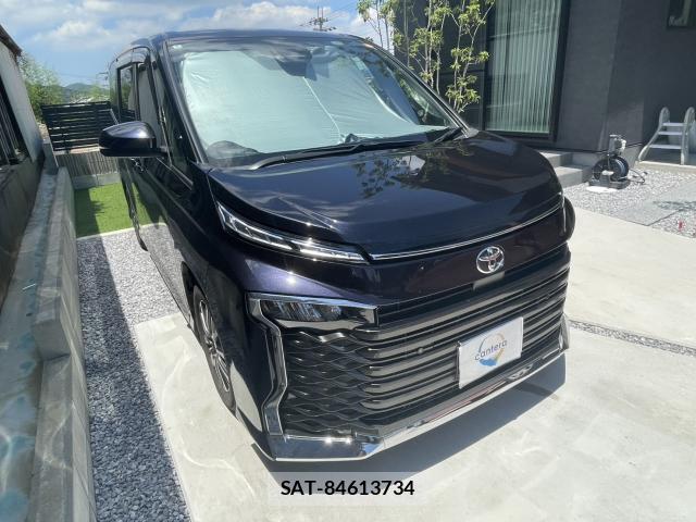 Toyota VOXY 2022-06 8008676-0