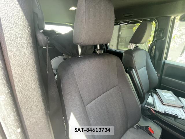Toyota VOXY 2022-06 8008676-3