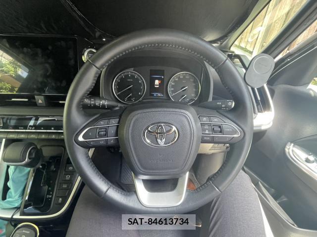 Toyota VOXY 2022-06 8008676-4