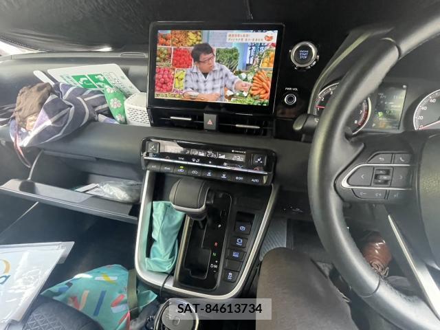Toyota VOXY 2022-06 8008676-5