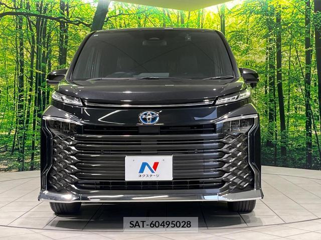 Toyota VOXY 2023-09 8008791-14