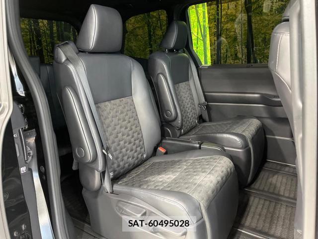 Toyota VOXY 2023-09 8008791-8