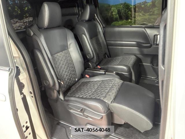 Toyota VOXY 2022-09 8009409-8