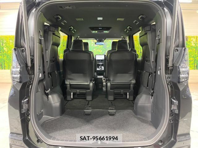 Toyota VOXY 2023-09 8009618-10