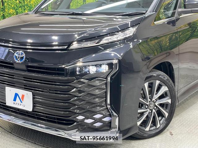 Toyota VOXY 2023-09 8009618-12
