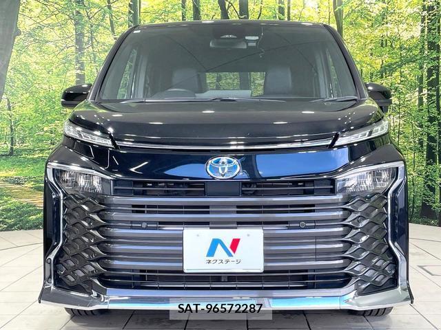 Toyota VOXY 2023-03 8010441-14