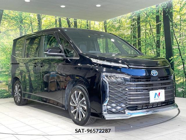 Toyota VOXY 2023-03 8010441-16