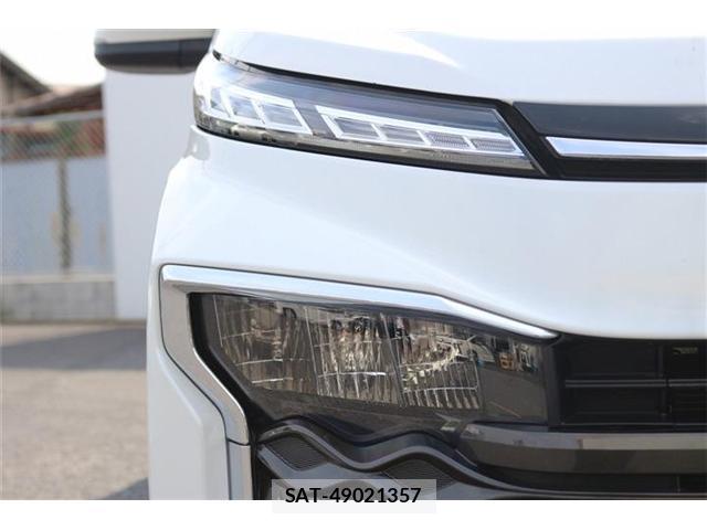 Toyota VOXY 2023-06 8010796-11