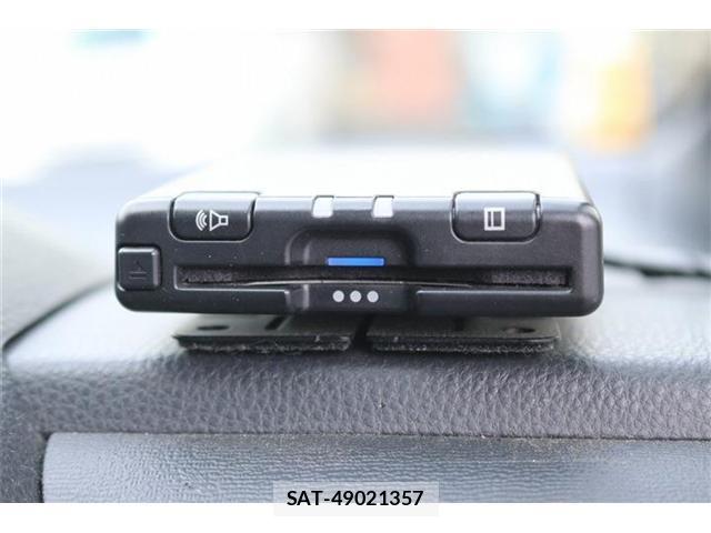 Toyota VOXY 2023-06 8010796-4