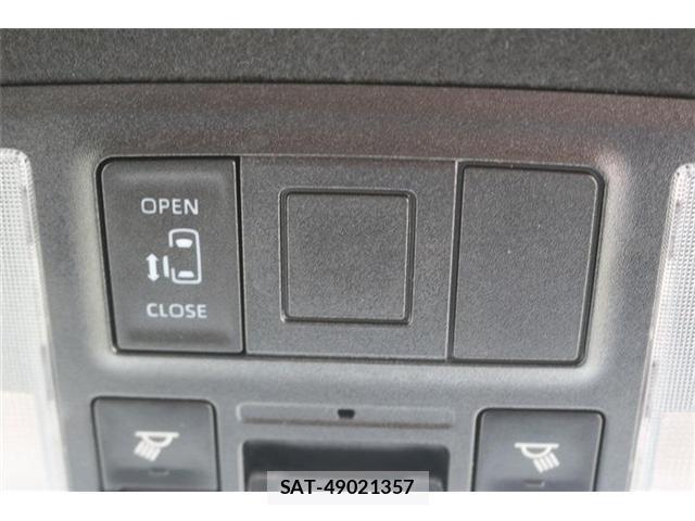 Toyota VOXY 2023-06 8010796-6