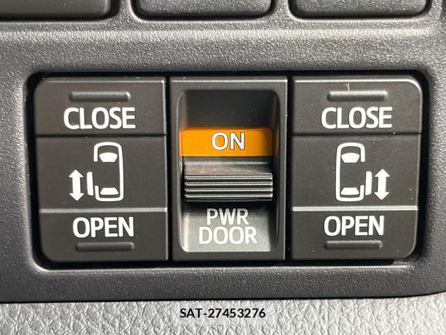 Toyota VOXY 2018-12 8011107-3