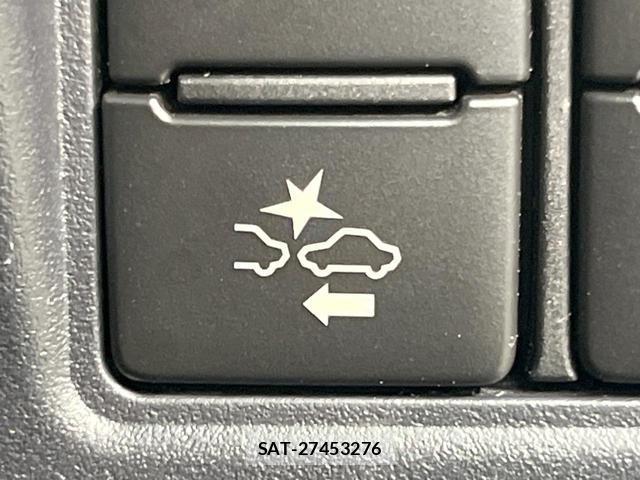 Toyota VOXY 2018-12 8011107-5