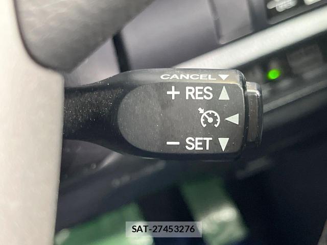 Toyota VOXY 2018-12 8011107-6