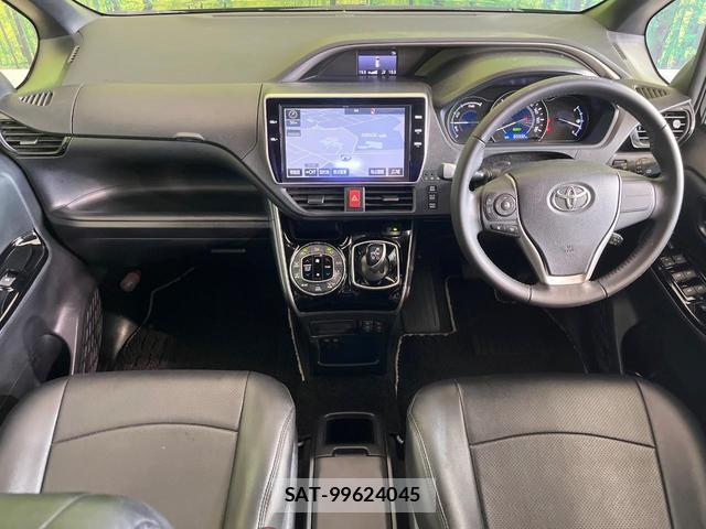 Toyota VOXY 2018-03 8011365-1
