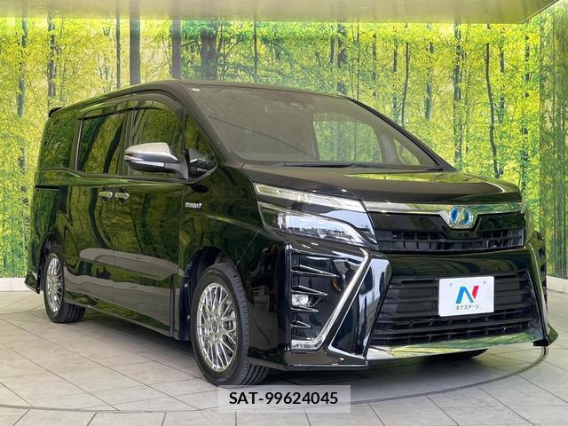Toyota VOXY 2018-03 8011365-16